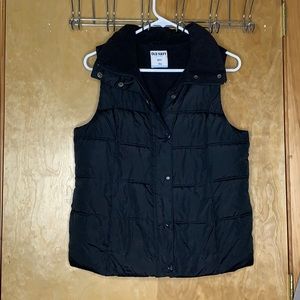Black puff vest